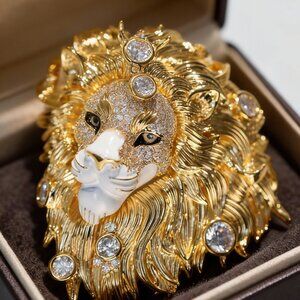 Sophisticated Lion Head Statement Brooch